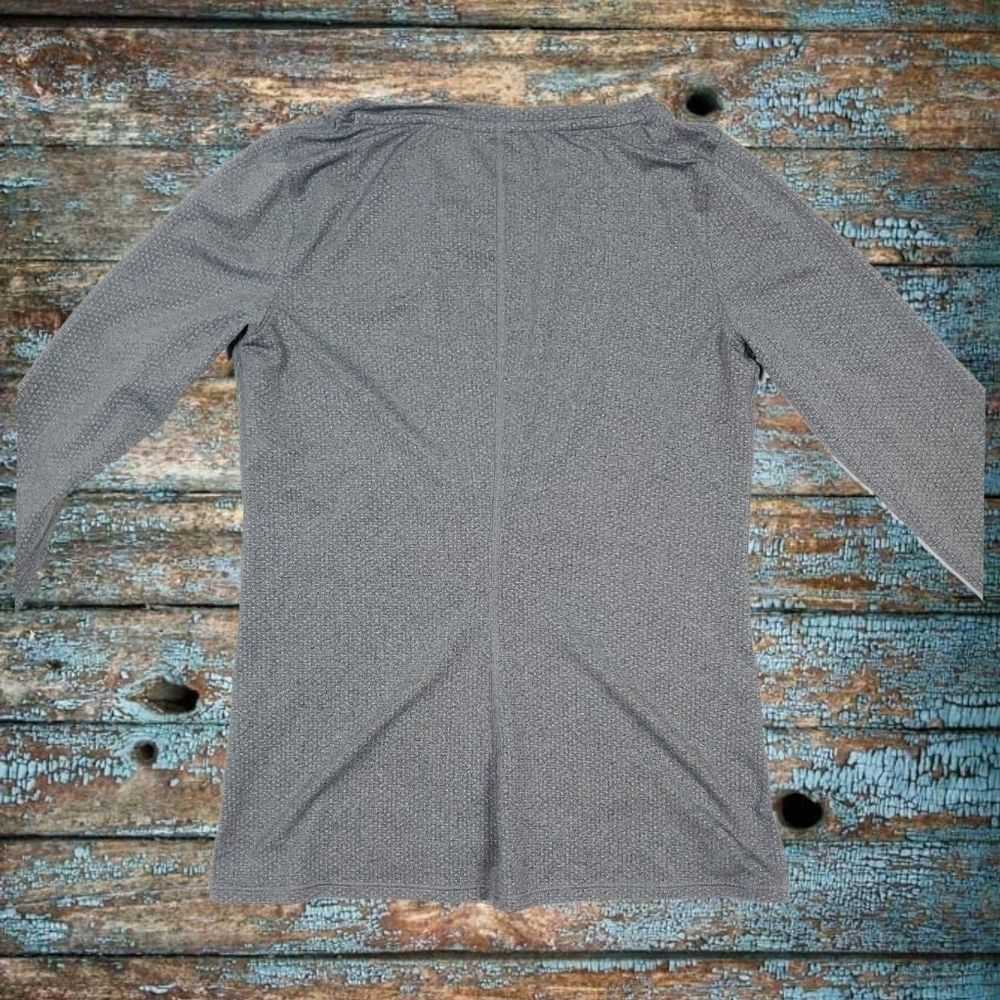 UNDER ARMOUR TOP - Picture 2 of 2